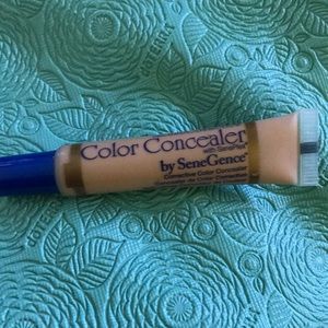 Color concealer